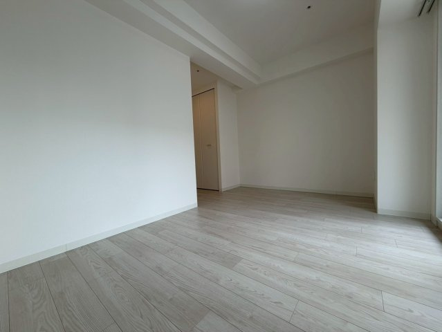 アドバンス上町台シュタットの洋室