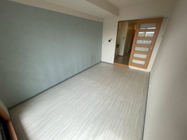 ソレアードトレスなんばWESTの洋室