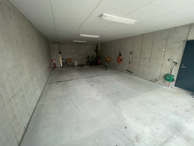 ソレアードトレスなんばWESTの駐車場