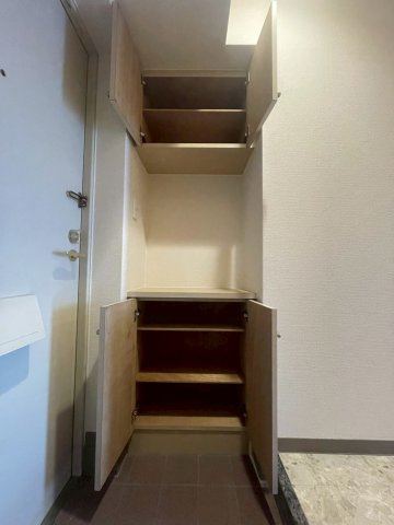 ソレアードトレスなんばWESTの収納