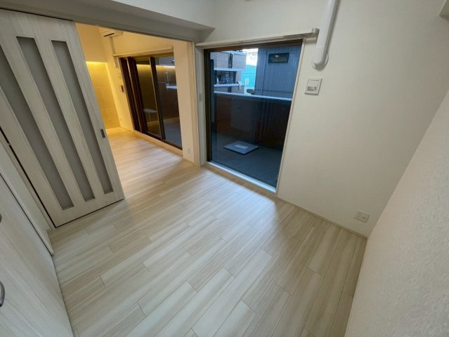 プレジオ難波WESTの洋室