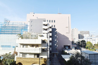 【展望】 | 眼前に広がる空の雄大さと、このお部屋の自慢の一つである「眺望」をご覧ください。毎日、この景色を独り占めできる新生活に夢が広がります。～即日のご見学可能～　お問合せはお気軽にどうぞ。
