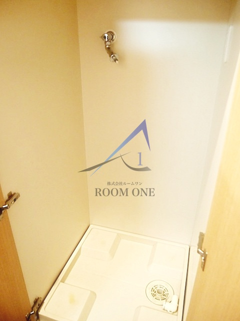 ルーブル多摩川参番館の設備|洗濯機置き場です。