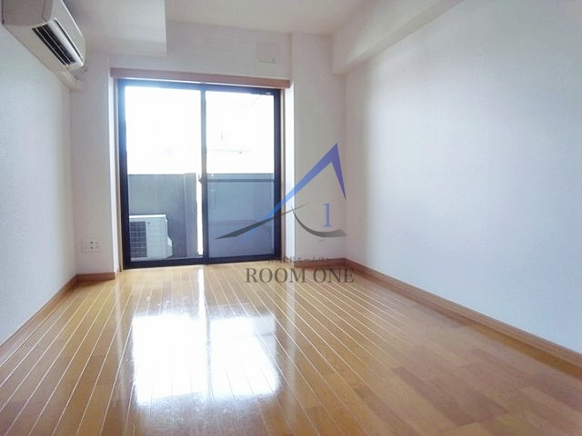 ルーブル多摩川参番館の居間・リビング|洋室のお部屋です。