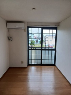 【居間・リビング】 | リファインドレジデンス | 物件の内装です