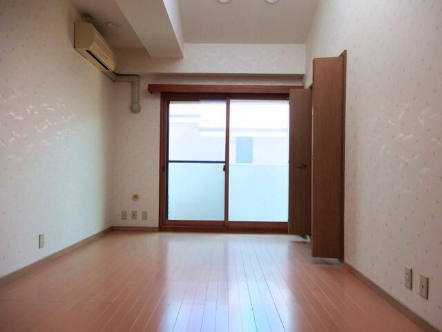 日野９丁目貸家の居間・リビング