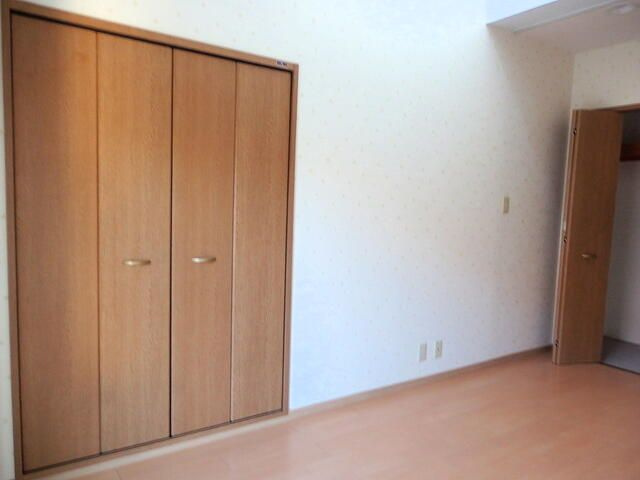 日野９丁目貸家の収納