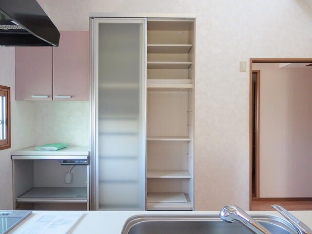 日野９丁目貸家の収納