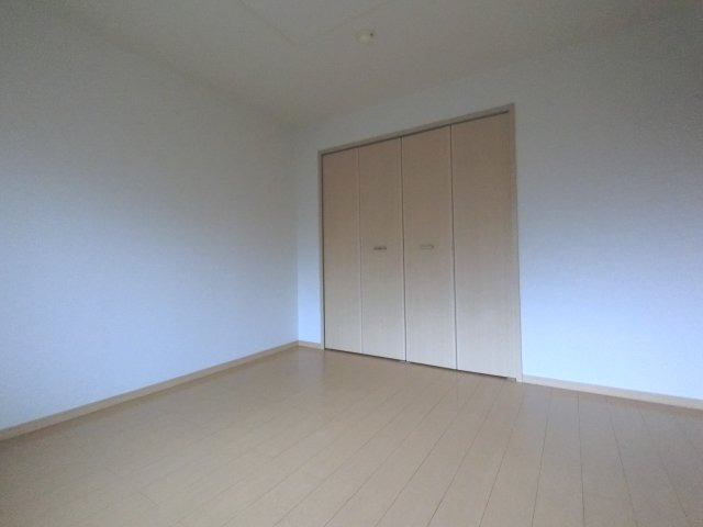 【寝室】 | アイランド翼　B