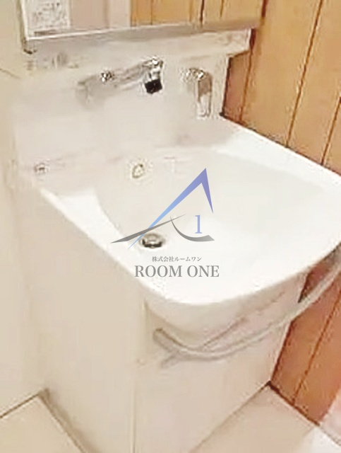 グリフィン新横浜・七番館の洗面所|洗面台です。