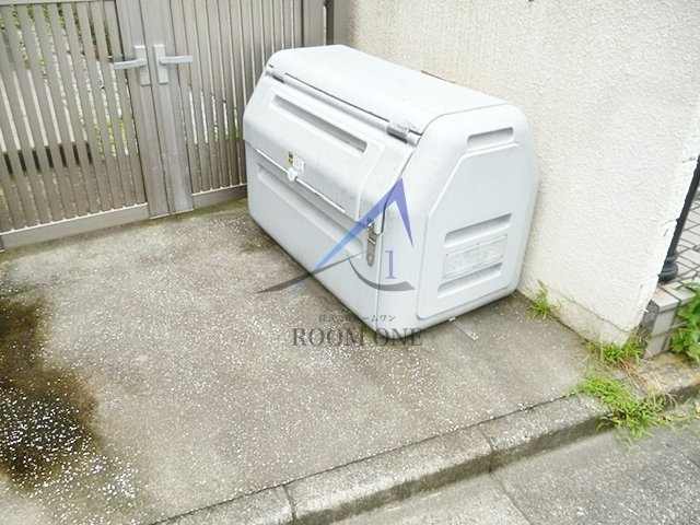 ビジュー野方のその他共用部分|敷地内ごみ置き場です。