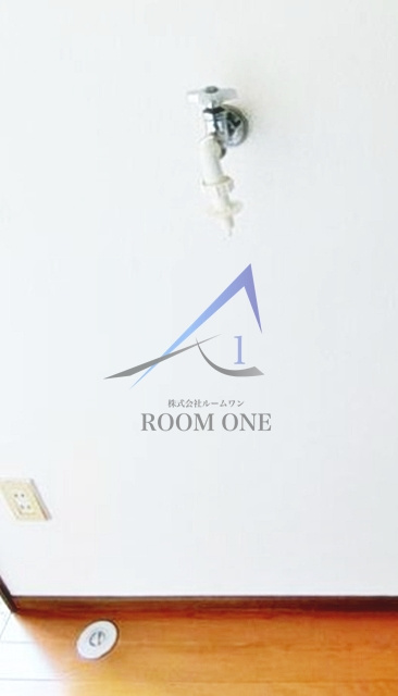 佐藤アパートの設備|洗濯機置き場です。