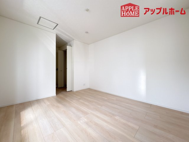 [新築住宅] 鶴ヶ島市中新田 第5 全1棟の洋室|２階居室は全室収納あり！たっぷりある収納活用でお部屋もキレイを保てます♪