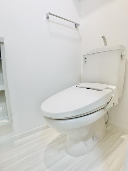 フォルスＸＶＩのトイレ|ゆったりとした空間のトイレです