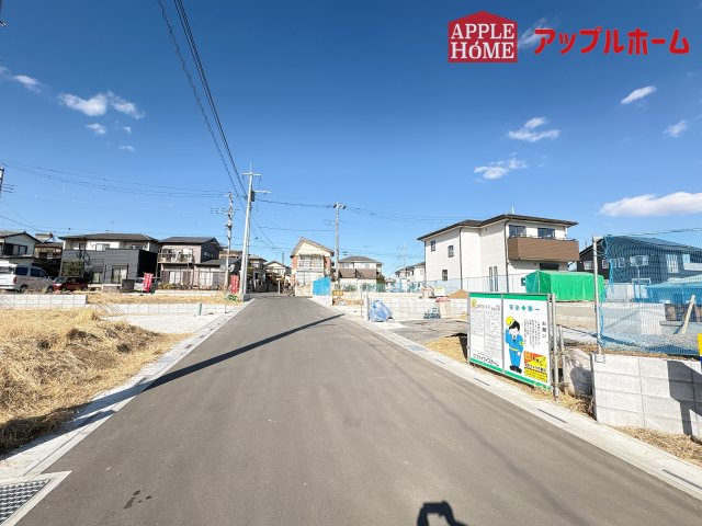 [新築住宅] 比企郡滑川町月輪 全4棟の前面道路含む現地写真