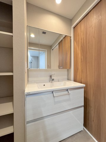 ダイアパレスグランステージ博多の独立洗面台|収納力はもちろん、日々の手入れもしやすい洗面台
毎日使うものなので機能性は重要です