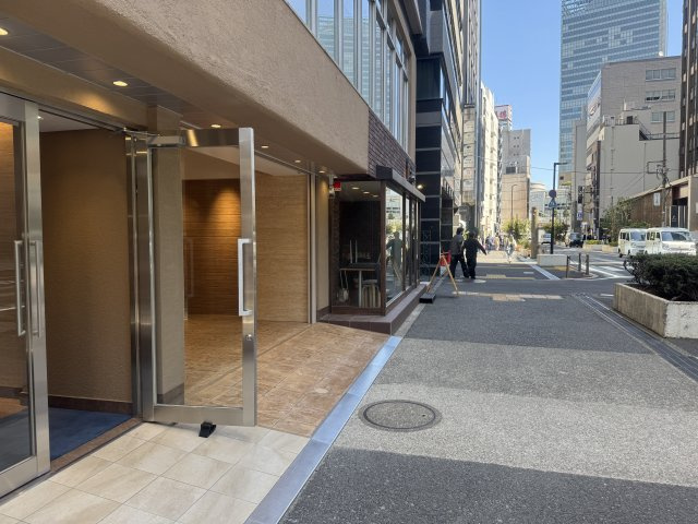 由井ビルの周辺
