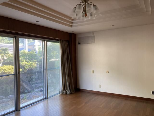 毛見戸建の居間・リビング