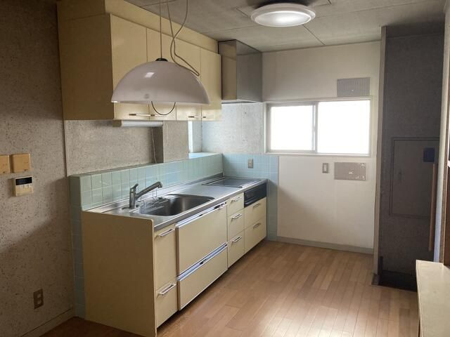 毛見戸建のキッチン