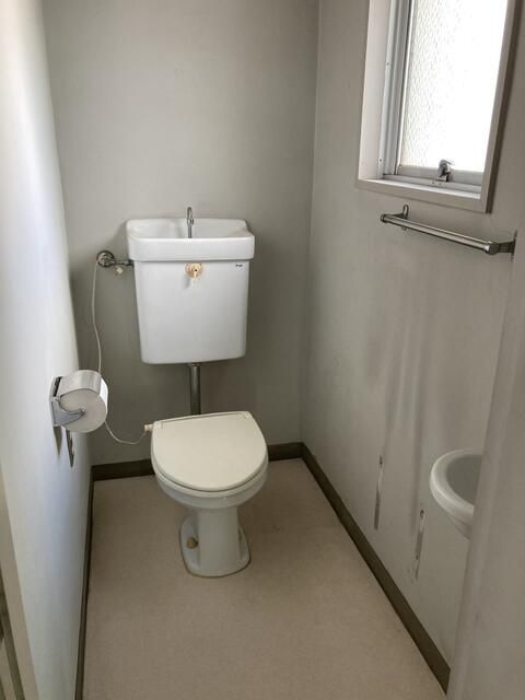 毛見戸建のトイレ