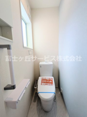 【トイレ】 | 富士市水戸島 新築一戸建て 1号棟 | １階のトイレです