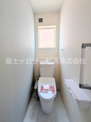 【トイレ】 | 富士市水戸島 新築一戸建て 1号棟 | ２階のトイレです