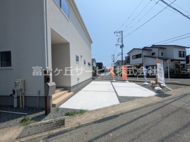 【駐車場】 | 富士市水戸島 新築一戸建て 1号棟 | 駐車場に車を止められます