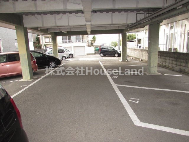 エクシード中島の駐車場|別部屋参考写真