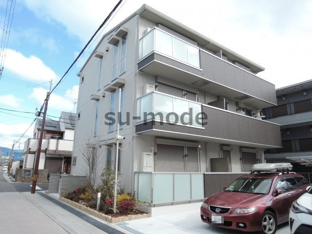 ネクストステージヤハタの外観