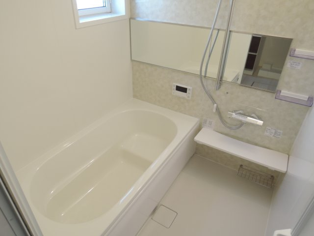 ネクストステージヤハタの浴室