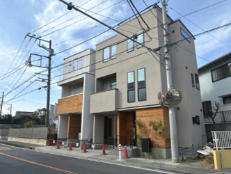 海まで7分！湘南テイストデザイナー邸宅の画像