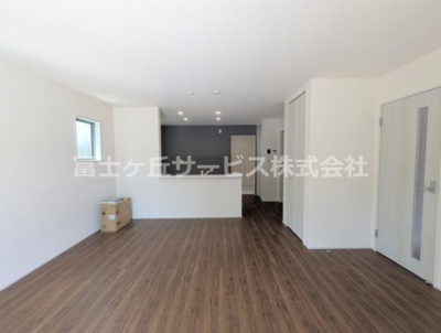 【居間・リビング】 | 富士市厚原 2期 新築一戸建て 1号棟 | LDK 17.2帖です