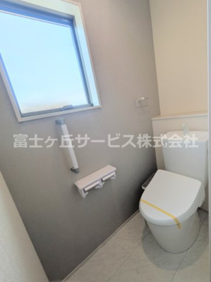 【トイレ】 | 富士市厚原 2期 新築一戸建て 1号棟 | 2階のトイレです