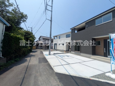 【前面道路含む現地写真】 | 富士市厚原 2期 新築一戸建て 1号棟 | 前面道路含む現地写真です