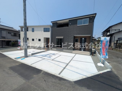 【駐車場】 | 富士市厚原 2期 新築一戸建て 1号棟 | 駐車場があるので、車を買う予定の方も安心です