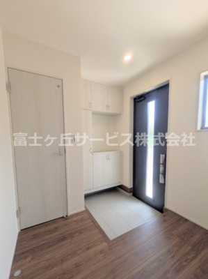 【玄関】 | 富士市厚原 2期 新築一戸建て 1号棟 | ゆったりとした玄関です