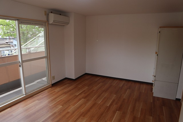 グランセオ屋形の居間・リビング|使いやすい居間です