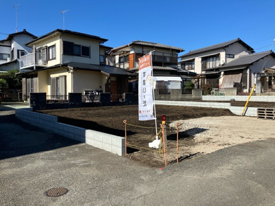 【外観】 | 富士市厚原 2期 新築一戸建て 2号棟 | 現在建築中の外観画像です。ご内覧は同じメーカーの完成物件へご案内いたしますので、いつでもご相談ください！