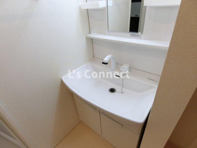 【洗面所】 | ブライト６０５レジデンスⅡＡ | 朝の支度もスムーズな独立洗面台。