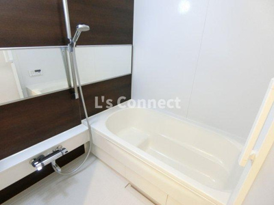 【浴室】 | ブライト６０５レジデンスⅡＡ | 足を伸ばして入れる１坪浴室。追焚き、浴室乾燥付き。