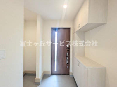 【玄関】 | 袋井市深見 5期 新築一戸建て 1号棟  | 玄関です