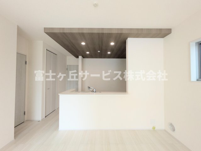 【キッチン】 | 袋井市深見 5期 新築一戸建て 2号棟  | 前から見たキッチンです