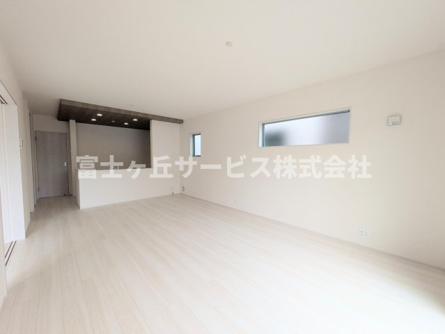 【居間・リビング】 | 袋井市深見 5期 新築一戸建て 2号棟  | リビングダイニングです