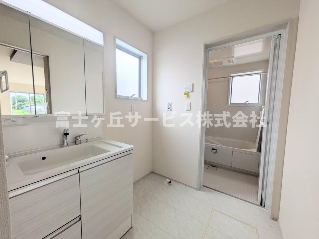 【脱衣所】 | 袋井市深見 5期 新築一戸建て 2号棟  | 脱衣場です