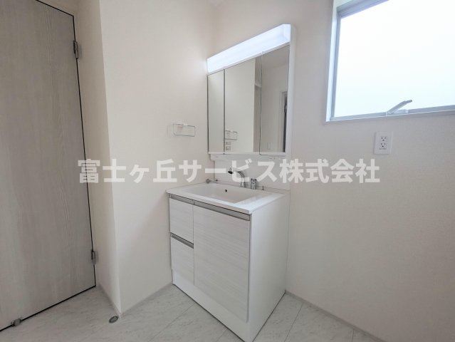 【独立洗面台】 | 袋井市深見 5期 新築一戸建て 2号棟  | 独立洗面台です