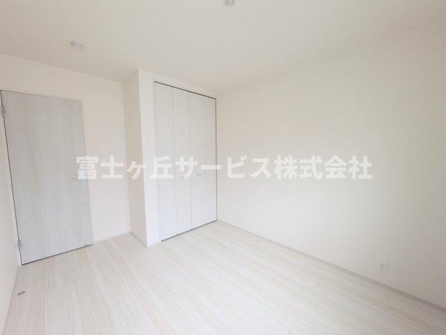 【洋室】 | 袋井市深見 5期 新築一戸建て 2号棟  | 洋室です