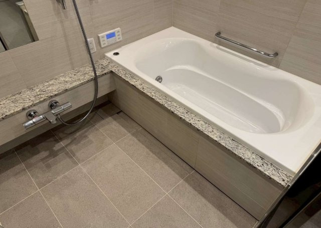 千代田区紀尾井町の賃貸マンションの浴室