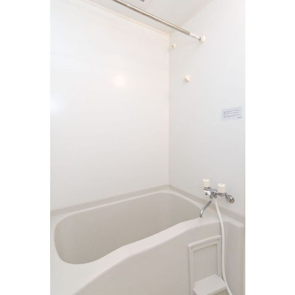 ルーチェ栄の浴室