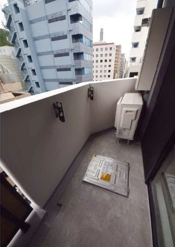 千代田区神田神保町１丁目の賃貸マンションのバルコニー