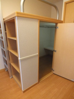【内装】 | レオパレスＳＡＫＵＲＡⅡ | ベッド下収納
